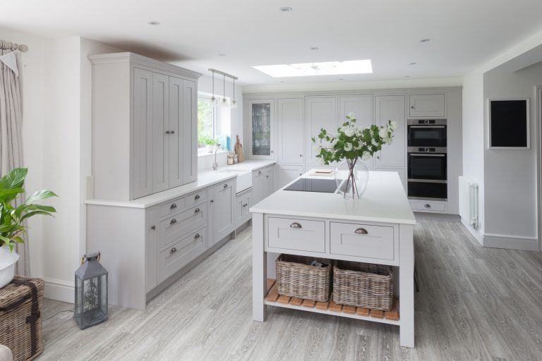 Grantham Kitchen in Pure Grey